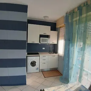 https://a-due-passi-dal-mare-marina-di-carrara.it-tuscanyhotel.com