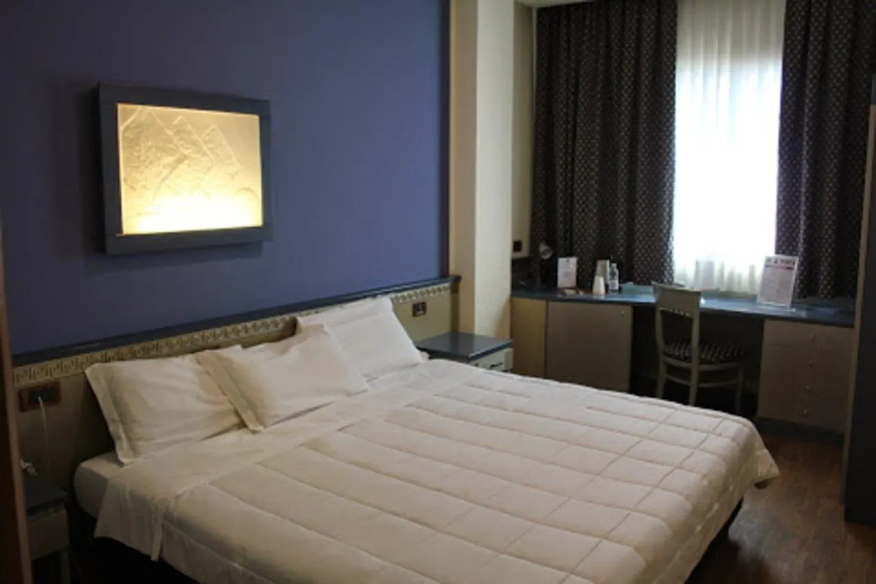 Ibis Styles Palermo President Hotel 4*,  Itália