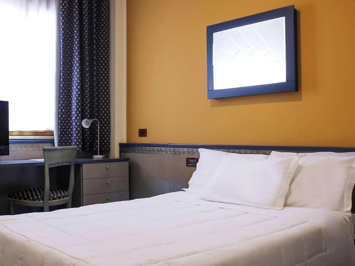 Hotel Ibis Styles Palermo President 4*,